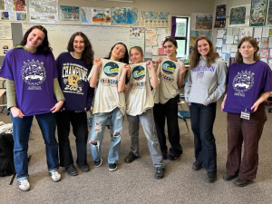 UW students posing with Makah 9th grade interns.